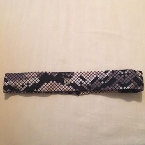 *FREE WHEN BUNDLED* LULULEMON HEADBAND